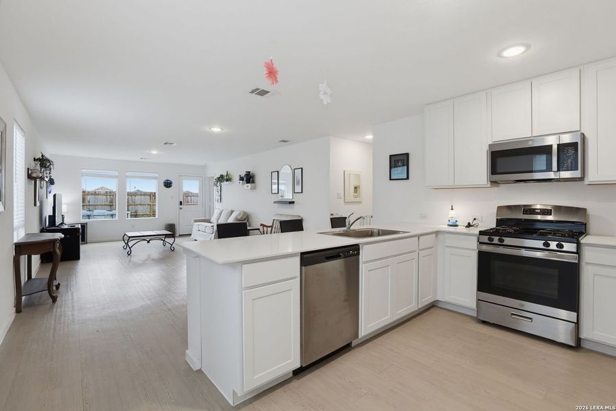 Furnished interior view inside a new home in Steelwood Trails, New Braunfels (Image 15).