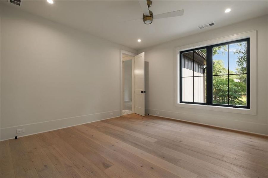 Spacious, unfurnished interior of a new home in , Roswell (Image 50).