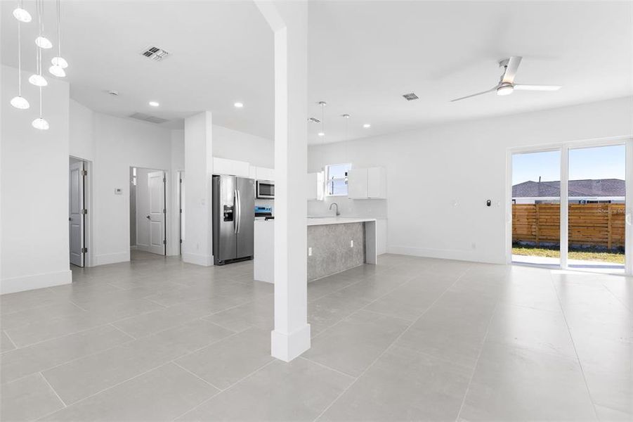 Spacious, unfurnished interior of a new home in , Lehigh Acres (Image 22).