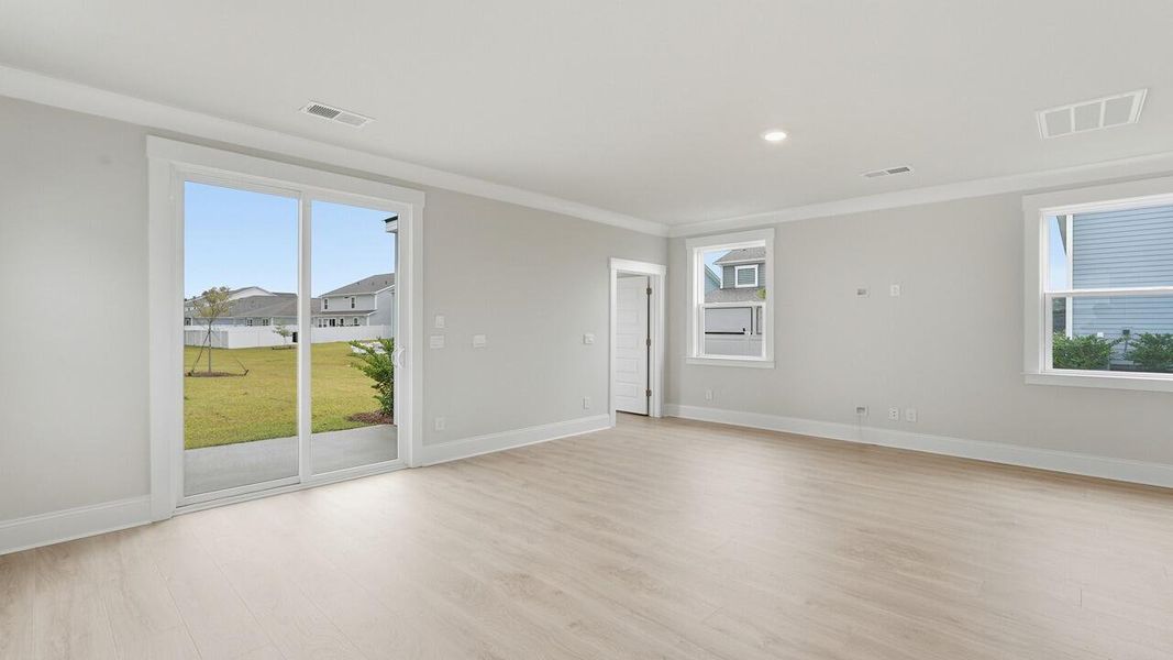 Spacious, unfurnished interior of a new home in Sheep Island, Summerville (Image 38).