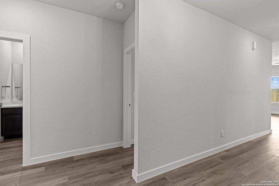 Spacious, unfurnished interior of a new home in Weltner Farms 50’s, New Braunfels (Image 15).