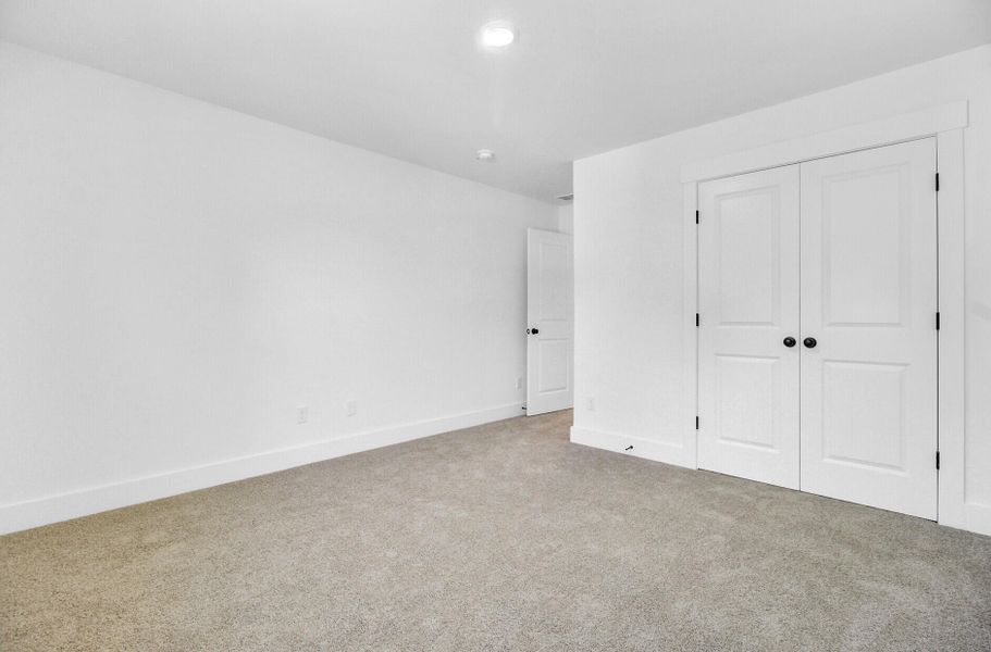 Spacious, unfurnished interior of a new home in , Charleston (Image 11).