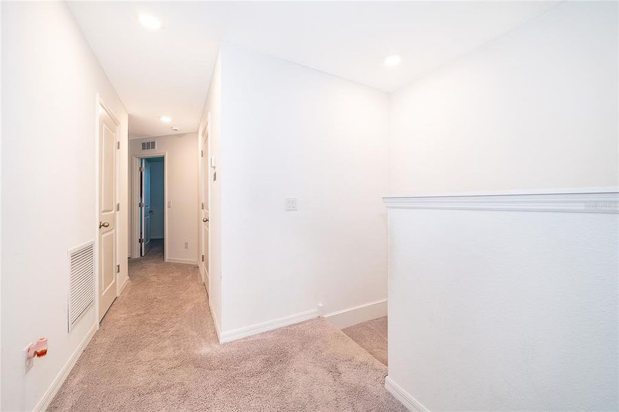 Spacious, unfurnished interior of a new home in , Davenport (Image 20).