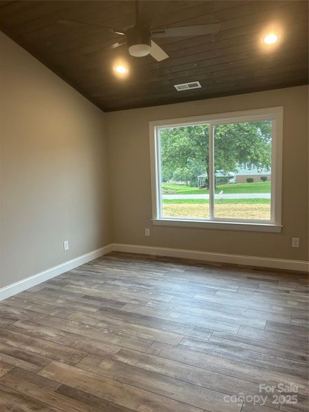 Spacious, unfurnished interior of a new home in , Ronda (Image 14).