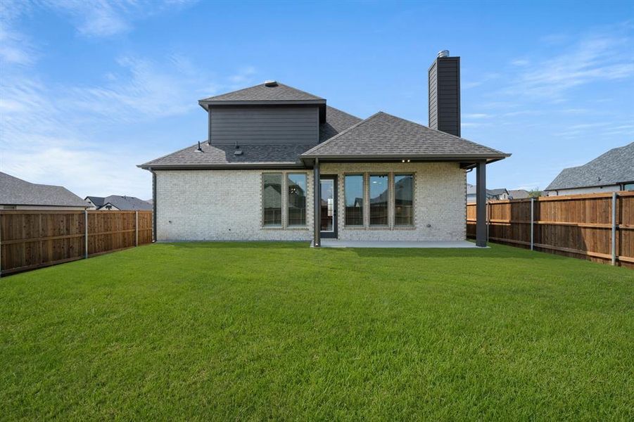 Exterior details and patio area of a home in BridgeWater - Phase 1, Midlothian (Image 27).
