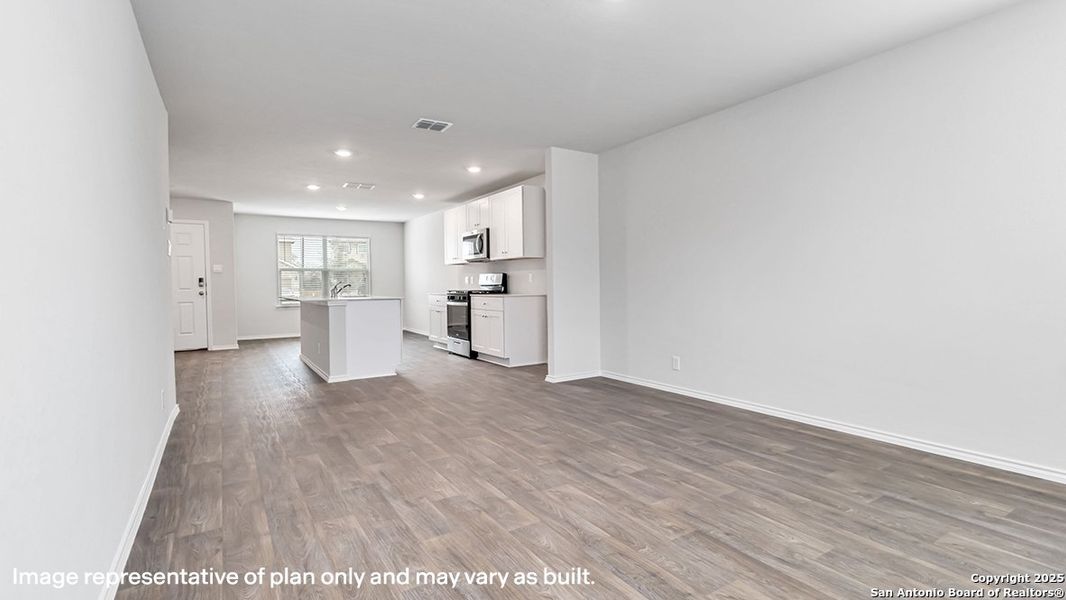 Spacious, unfurnished interior of a new home in Redbird Ranch, San Antonio (Image 23). Spacious, unfurnished interior of a new home in Redbird Ranch, San Antonio (Image 23).