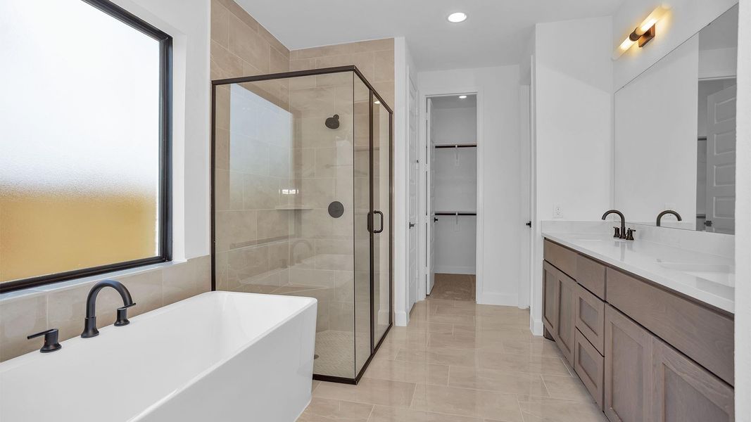 Furnished interior view inside a new home in Sienna, Missouri City (Image 3).