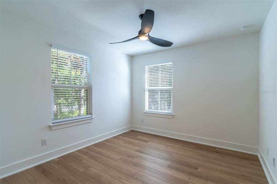 Spacious, unfurnished interior of a new home in , Orlando (Image 9).