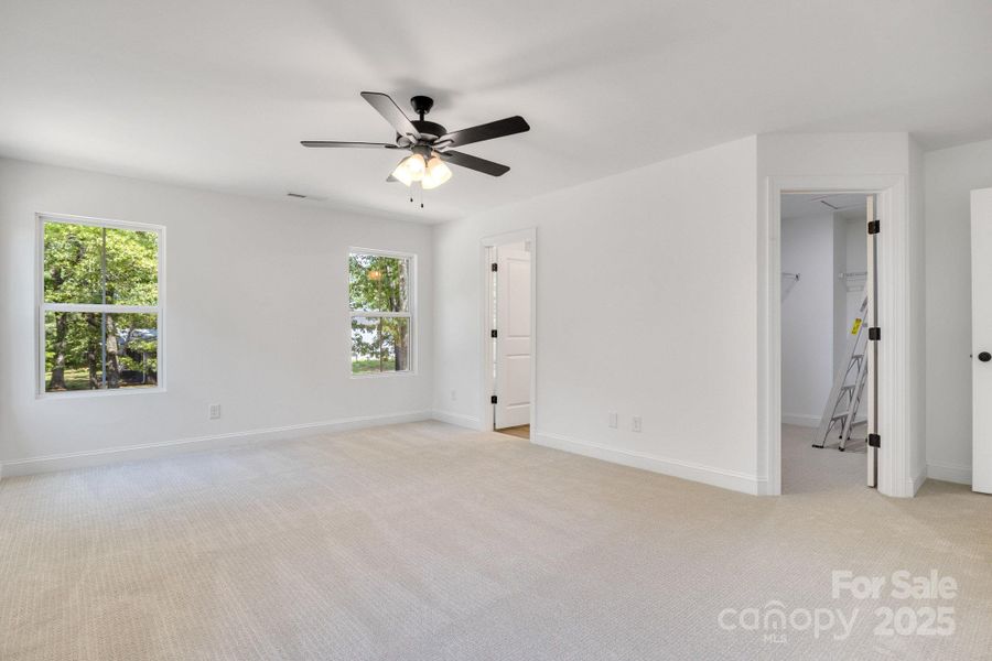 Spacious, unfurnished interior of a new home in , Harrisburg (Image 29).