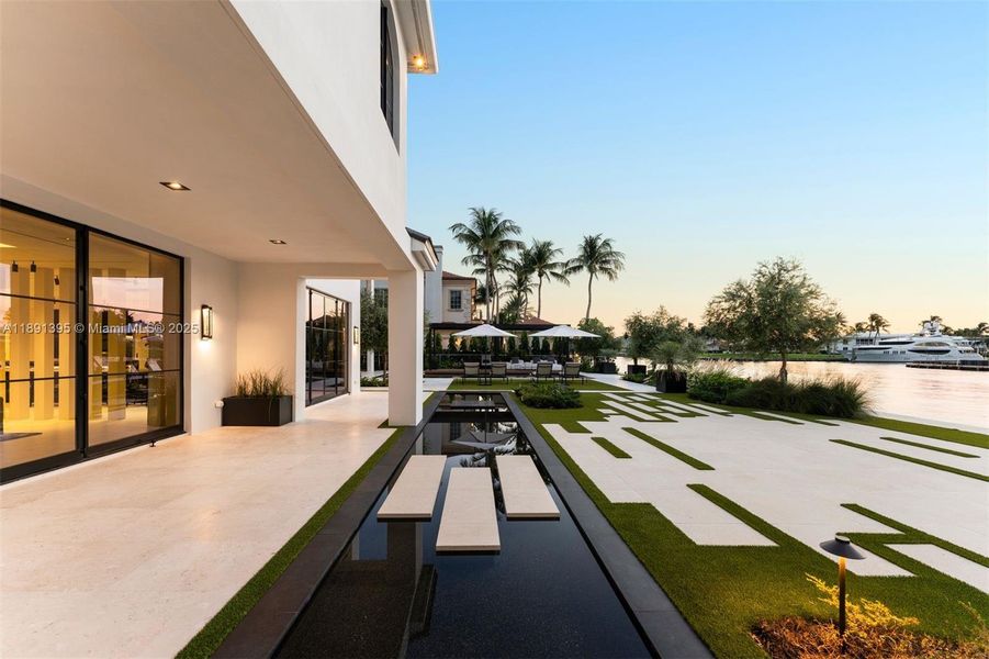 Exterior details and patio area of a home in , Boca Raton (Image 1).