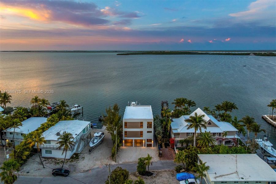Condo located in Key Largo, FL showcasing its design and architecture (Image 40). Condo located in Key Largo, FL showcasing its design and architecture (Image 40).