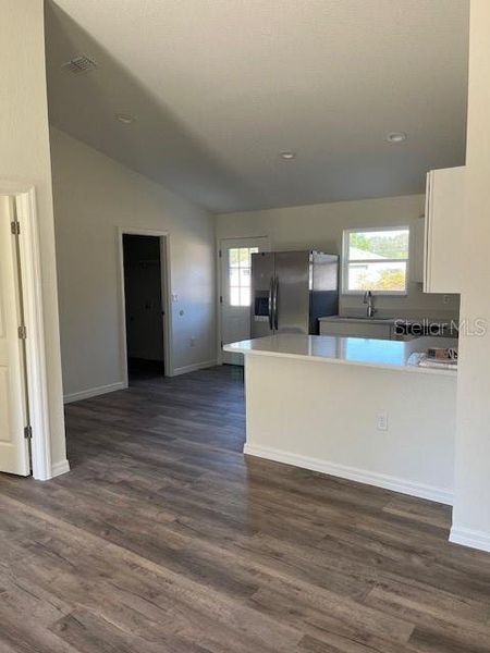 Spacious, unfurnished interior of a new home in , Belleview (Image 5).