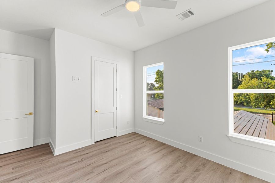 Spacious, unfurnished interior of a new home in , Houston (Image 11).