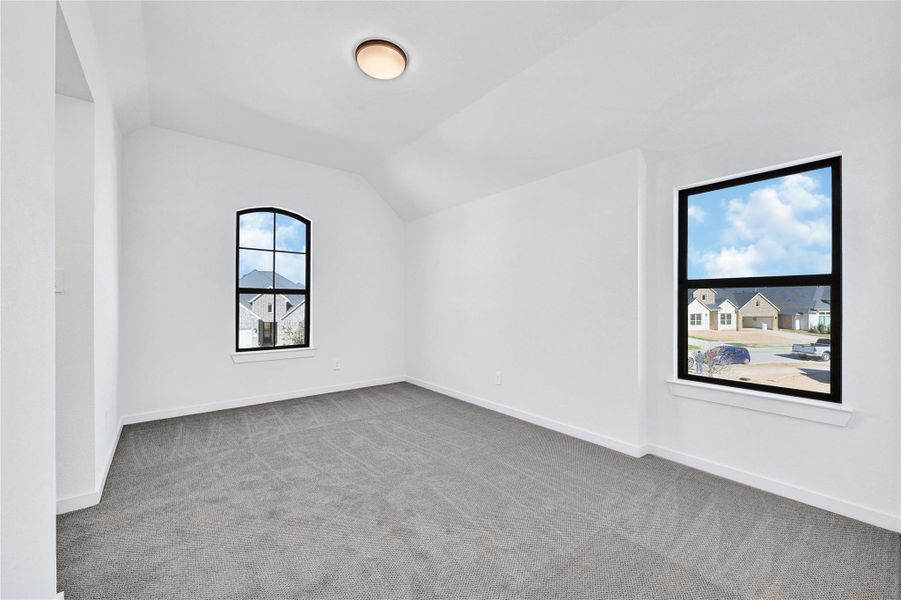 Spacious, unfurnished interior of a new home in Cross Creek West, Fulshear (Image 35).