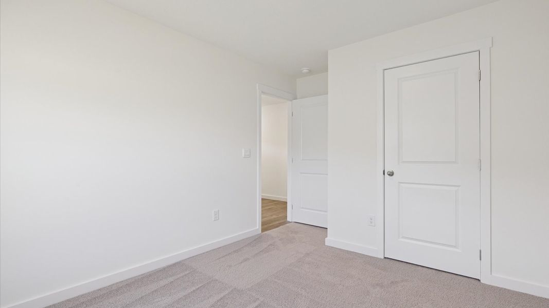 Spacious, unfurnished interior of a new home in Emory Creek, Harriman (Image 13).