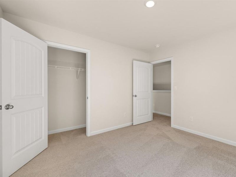 Spacious, unfurnished interior of a new home in Oaks at Cedar Grove, Fairburn (Image 21).