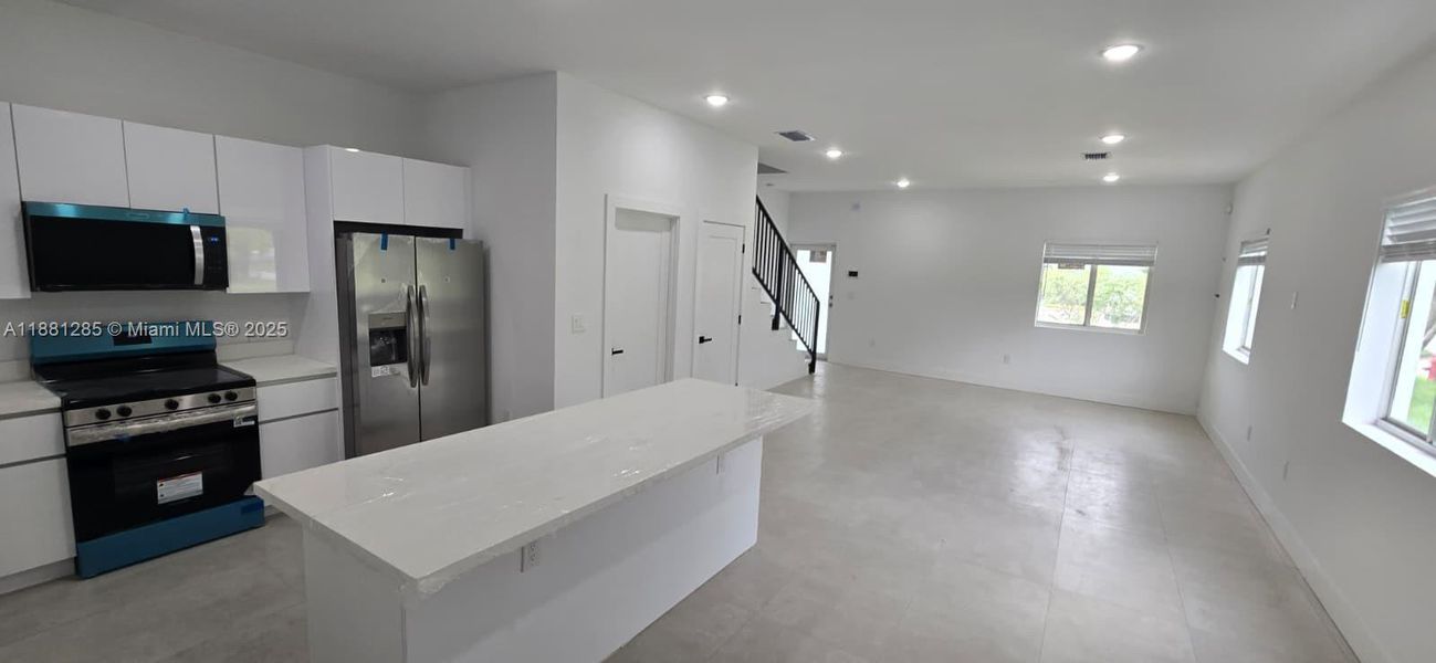 Furnished interior view inside a new home in , Pompano Beach (Image 5).