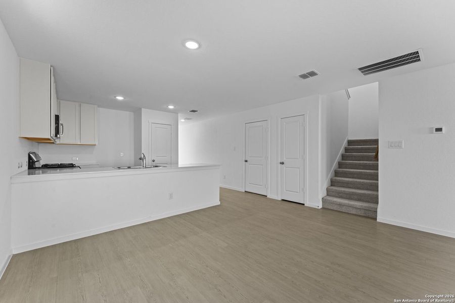 Spacious, unfurnished interior of a new home in Friendship Oaks, Fredericksburg (Image 11). Spacious, unfurnished interior of a new home in Friendship Oaks, Fredericksburg (Image 11).