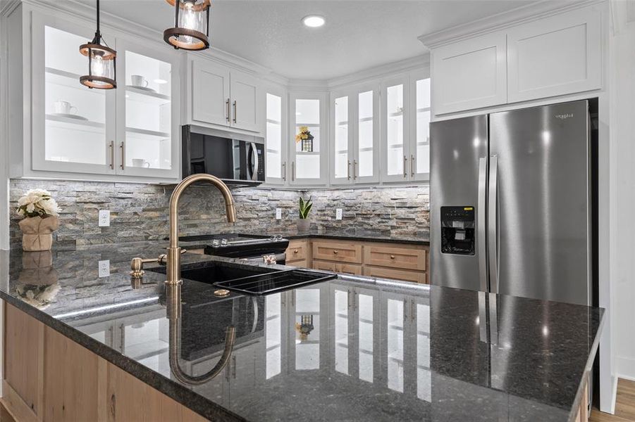 Furnished interior view inside a new home in , McGregor (Image 7).