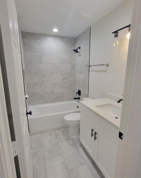PRIMARY BEDROOM - FULL BATH