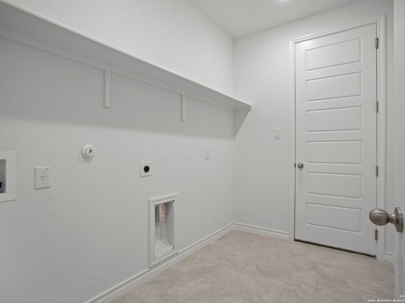 Spacious, unfurnished interior of a new home in Potranco Oaks, Castroville (Image 29). Spacious, unfurnished interior of a new home in Potranco Oaks, Castroville (Image 29).