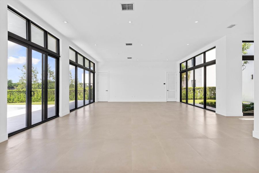 Spacious, unfurnished interior of a new home in , Weston (Image 80).