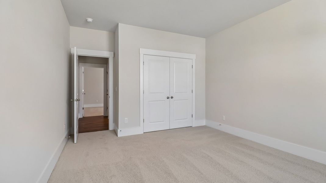Spacious, unfurnished interior of a new home in Livingston Woods, Irmo (Image 19).