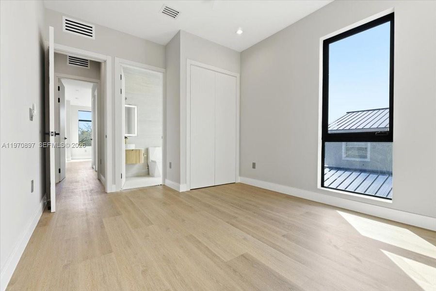 Spacious, unfurnished interior of a new home in , Hollywood (Image 23). Spacious, unfurnished interior of a new home in , Hollywood (Image 23).
