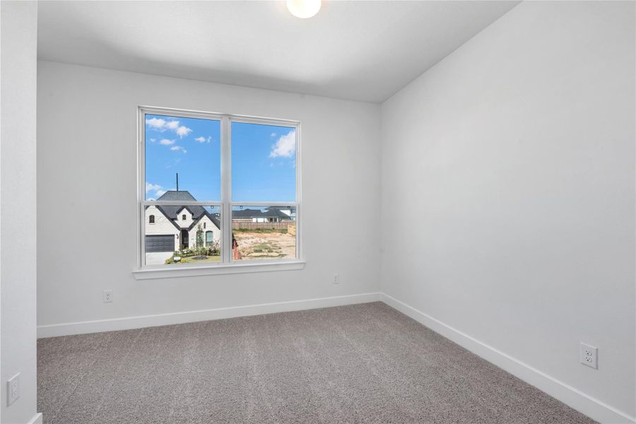 Spacious, unfurnished interior of a new home in Cross Creek West, Fulshear (Image 13).
