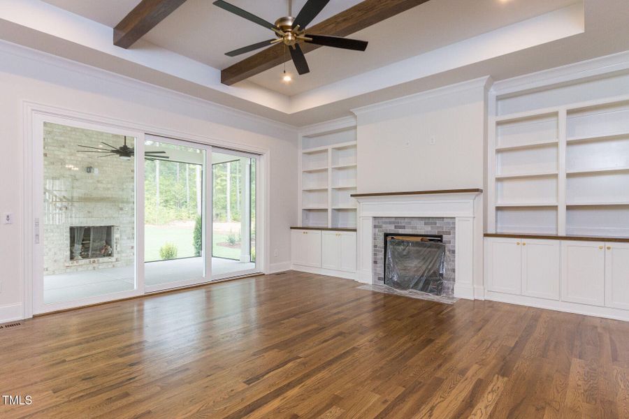 012-1920x1080-living-room