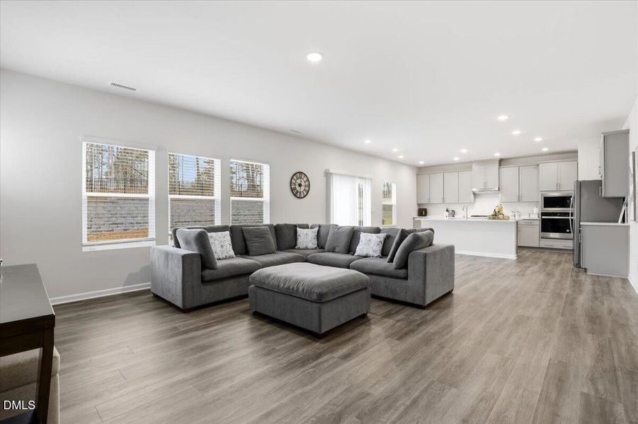 06-152 Squirrel Oaks Ln-17