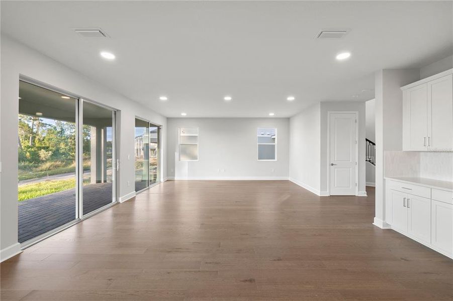 Spacious, unfurnished interior of a new home in , Winter Garden (Image 53). Spacious, unfurnished interior of a new home in , Winter Garden (Image 53).