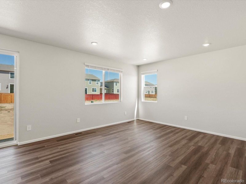 Spacious, unfurnished interior of a new home in Hidden Valley Farm, Severance (Image 24).