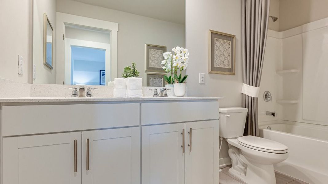 Vineyard-Grove Classic Collection Primrose Bathroom 2