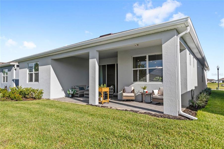 Exterior details and patio area of a home in , Winter Garden (Image 20).