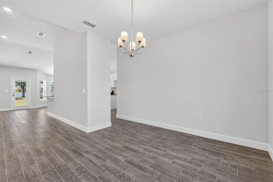 Spacious, unfurnished interior of a new home in Hill Country Estates, Dade City (Image 15).