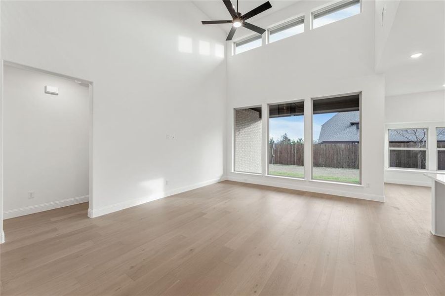 Spacious, unfurnished interior of a new home in Willow Wood, McKinney (Image 21).
