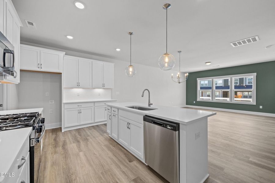 Kitchen - Classic White Button