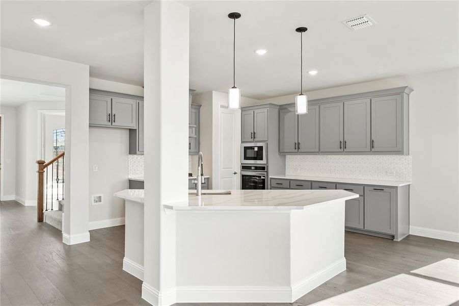 Furnished interior view inside a new home in Sable Creek, Sanger (Image 10).