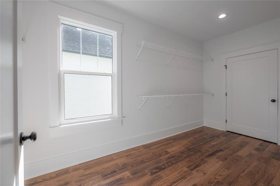 Spacious, unfurnished interior of a new home in , Tampa (Image 33).