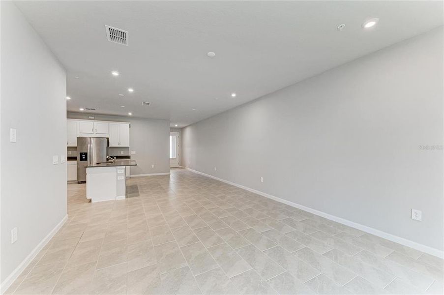 Spacious, unfurnished interior of a new home in Wellen Park, Venice (Image 41).