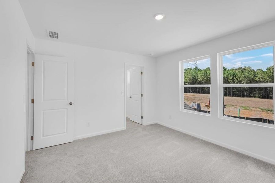 Spacious, unfurnished interior of a new home in Falls Creek, Flowery Branch (Image 26).