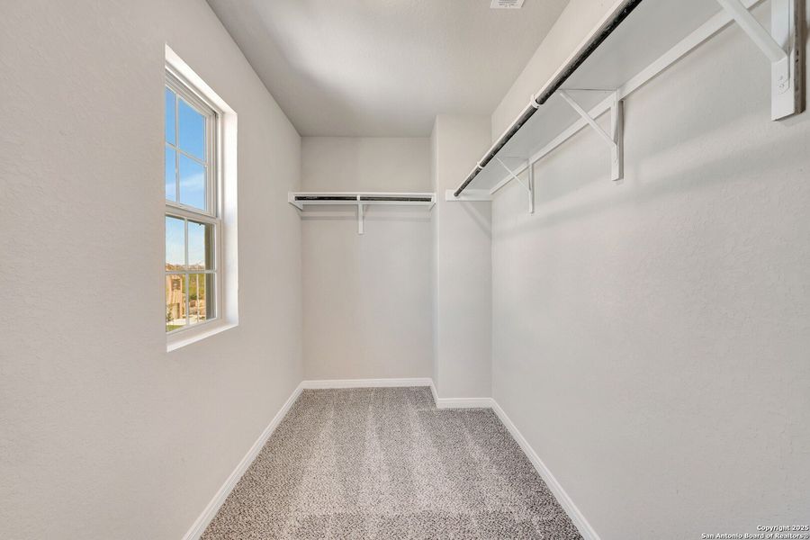 Spacious, unfurnished interior of a new home in Paloma Park, Converse (Image 40).