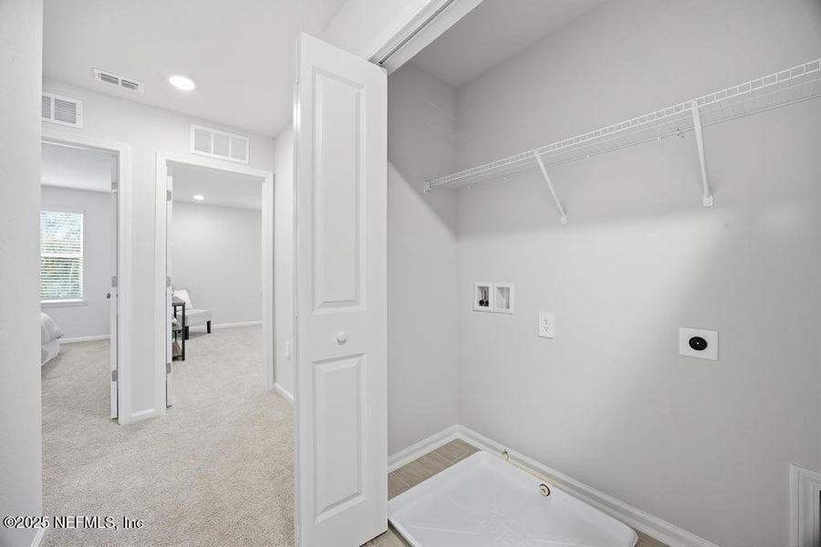 Spacious, unfurnished interior of a new home in Kings Preserve, Jacksonville (Image 22).