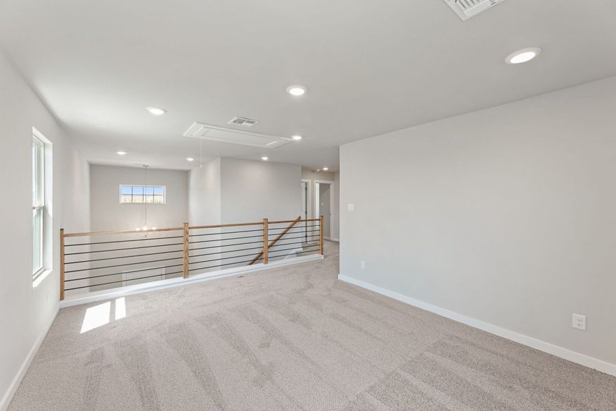 Spacious, unfurnished interior of a new home in Highland Ridge, New Braunfels (Image 26).