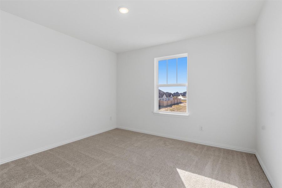 Spacious, unfurnished interior of a new home in Oakwood Estates, Waller (Image 24).