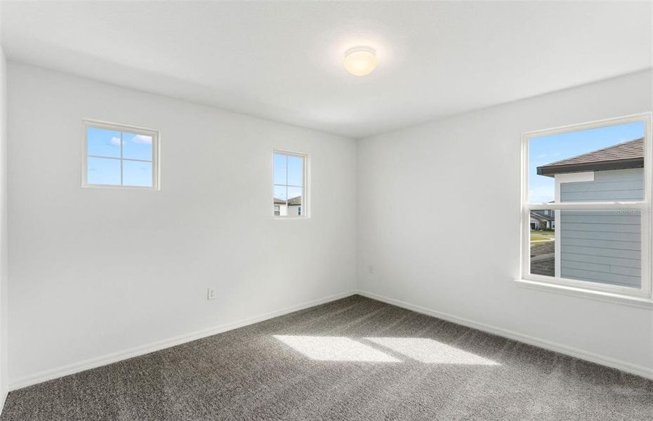 Spacious, unfurnished interior of a new home in Silverlake, Lake Alfred (Image 18).