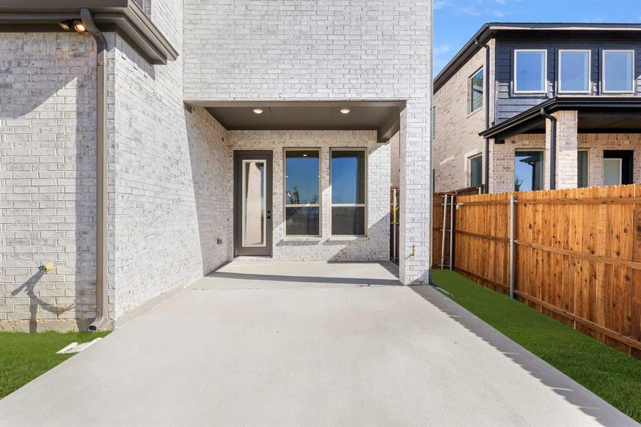 25_26. 713 Valley Pines - Patio (2)