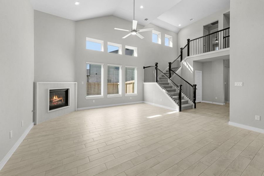 Spacious, unfurnished interior of a new home in Briarwood Crossing, Rosenberg (Image 20).