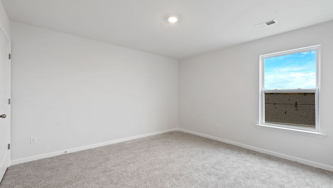 Spacious, unfurnished interior of a new home in Sage Grove, Lyman (Image 22).